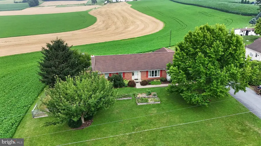 241 Fetterville Rd, East Earl, PA 17519 - #2