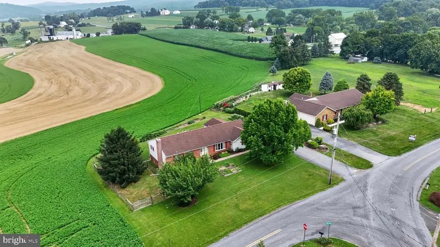 241 Fetterville Rd, East Earl, PA 17519 - #3
