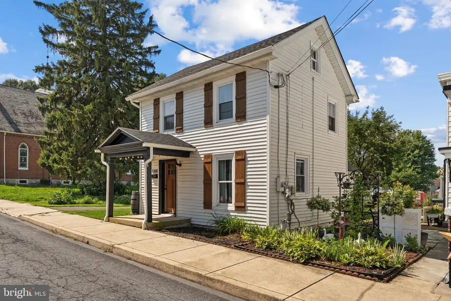 1368 Apple St, Ephrata, PA 17522 - #2
