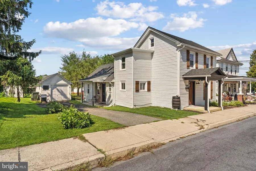1368 Apple St, Ephrata, PA 17522 - #3