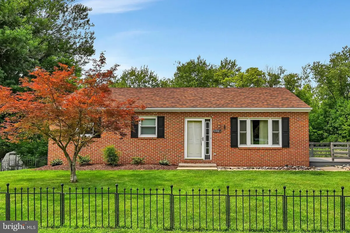 301 Grant St, Reinholds, PA 17569 - #1