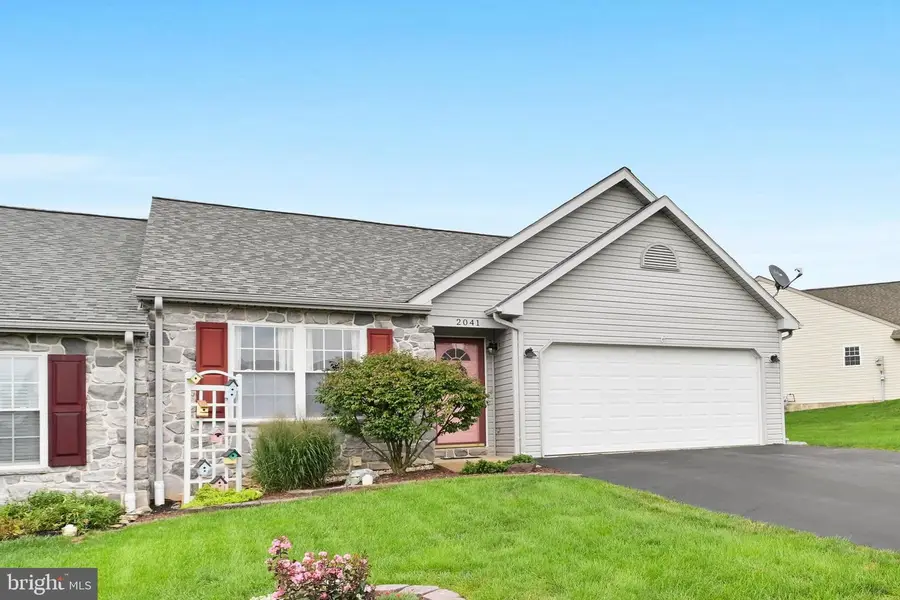 2041 Weeping Willow Ln, Mount Joy, PA 17552 - #2