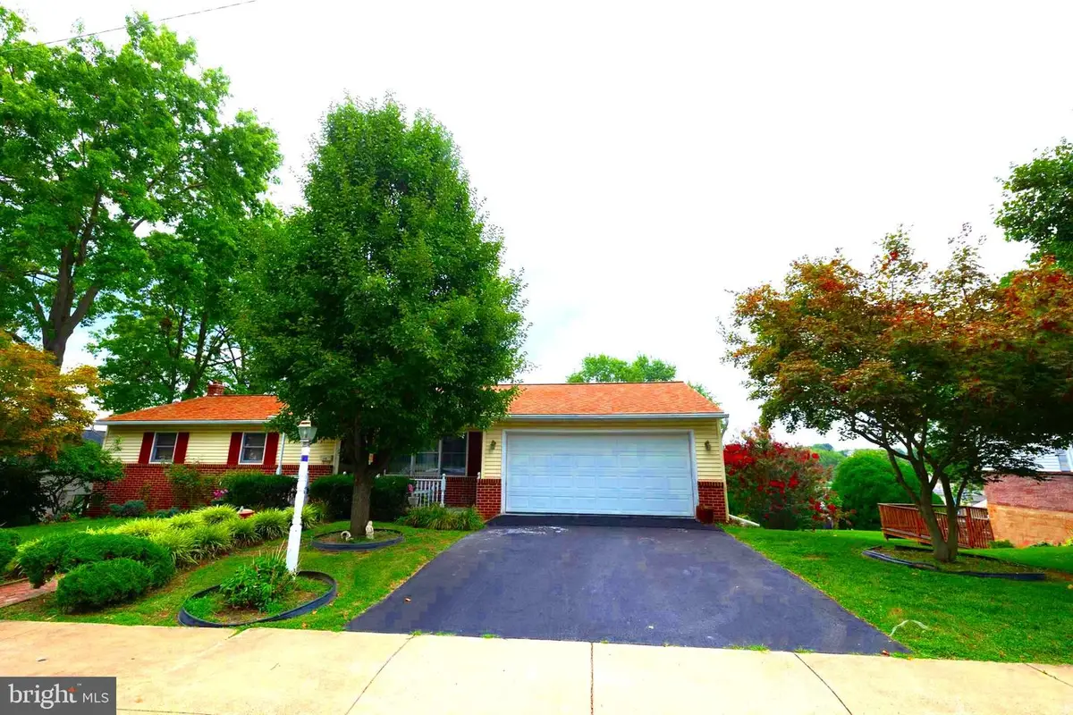 110 Hemlock Rd, Ephrata, PA 17522 - #1