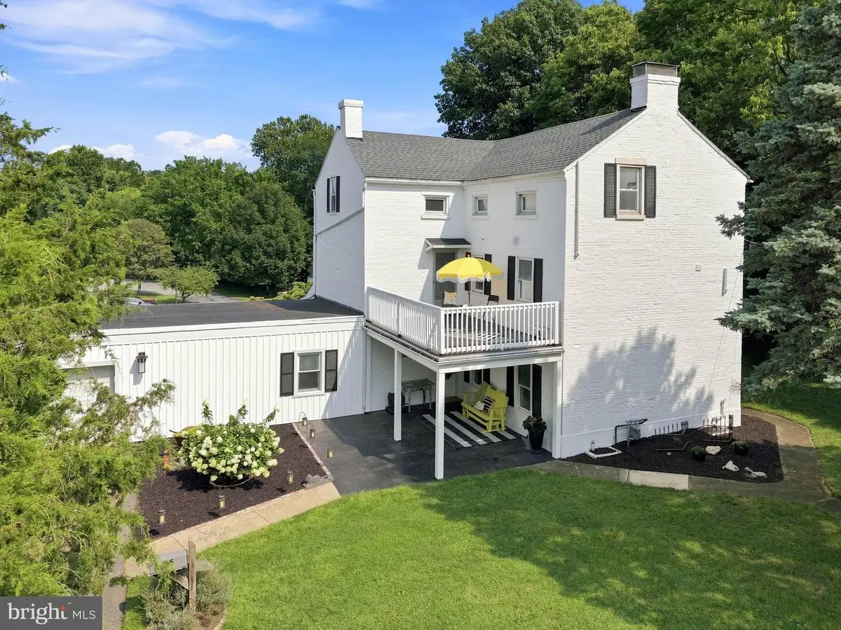 535 S 9th St, Columbia, PA 17512 - #1