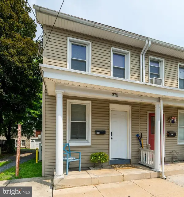 375 E Main St, LITITZ, PA 17543