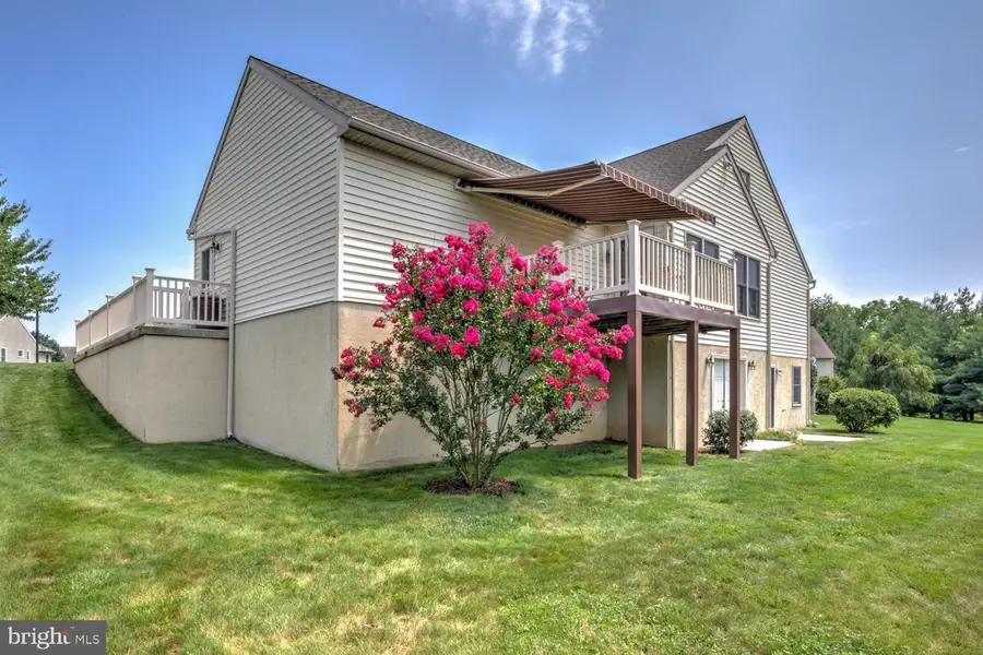 1050 Cambridge Dr, Manheim, PA 17545 - #2