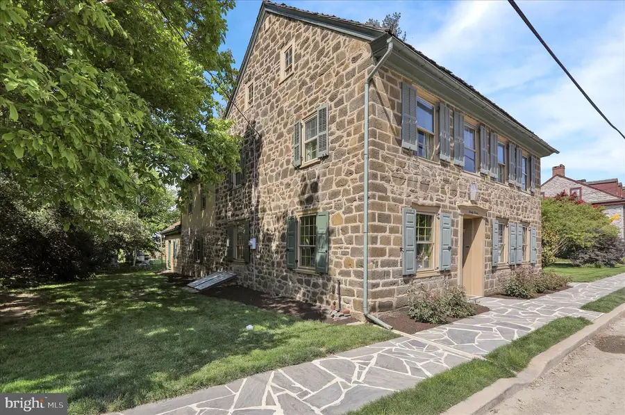 27 E Main St, Strasburg, PA 17579 - #3