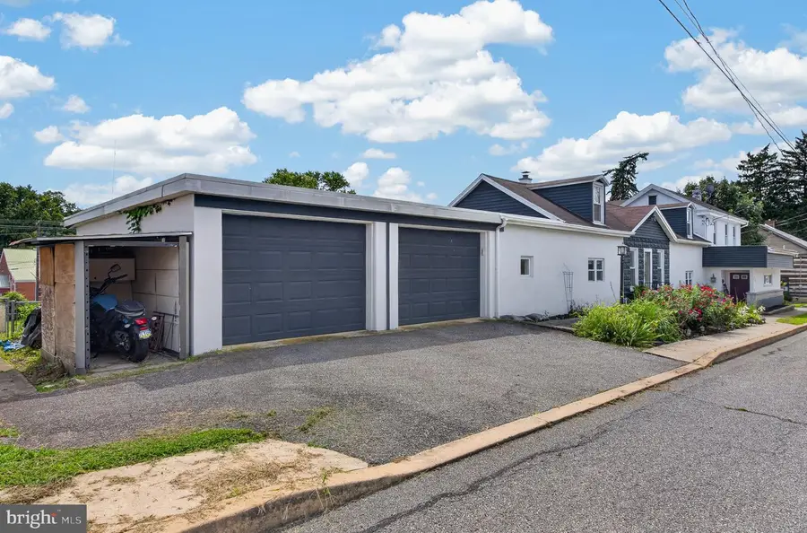 676 W Market St, Marietta, PA 17547 - #3