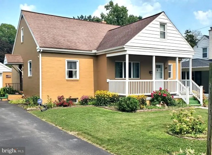 327 Highlawn Ave, Elizabethtown, PA 17022 - #2