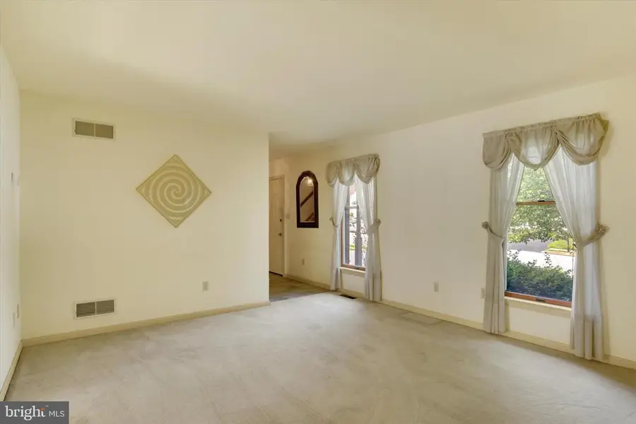 18 Southview Cir, Elizabethtown, PA 17022 - #3