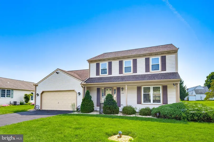 214 Mentzer Ave, New Holland, PA 17557 - #2