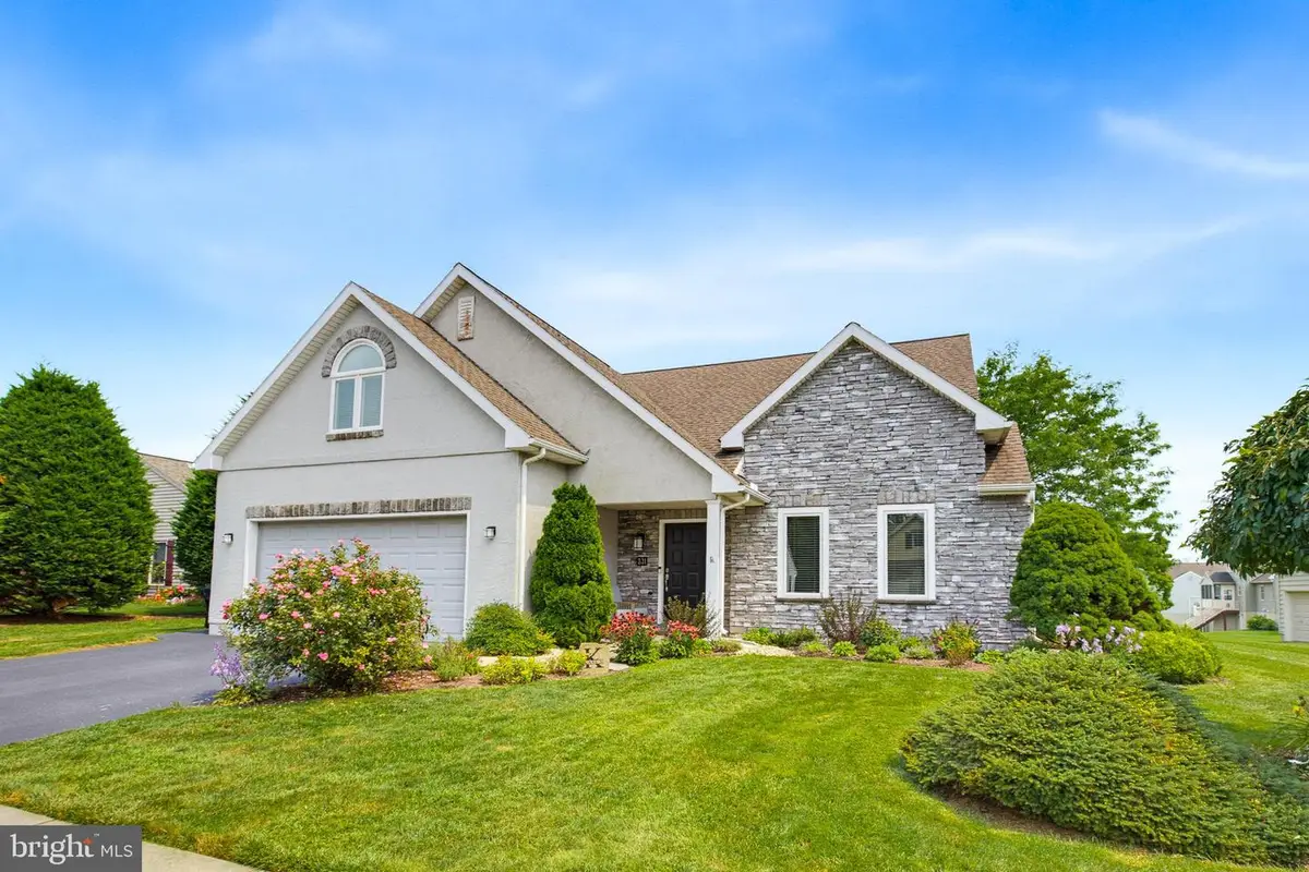 821 Cambridge Dr, Manheim, PA 17545 - #1