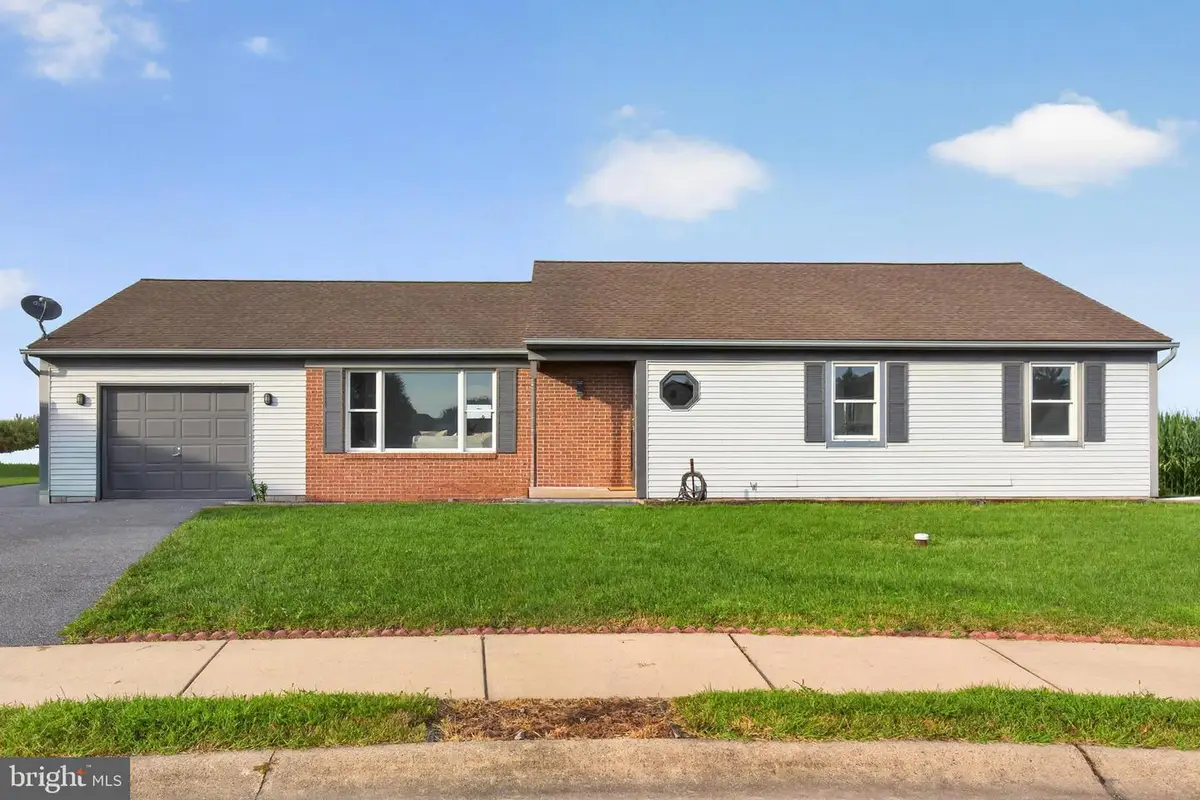 209 Birch Cir, New Holland, PA 17557 - #1