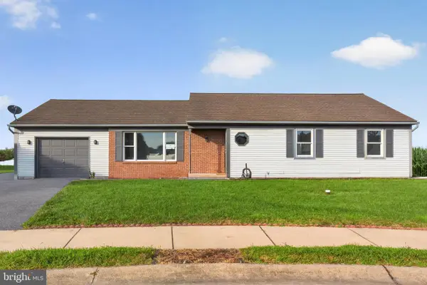 209 Birch Cir, NEW HOLLAND, PA 17557