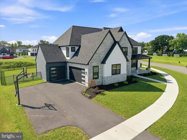 585 Dolly Dr, LANCASTER, PA 17601