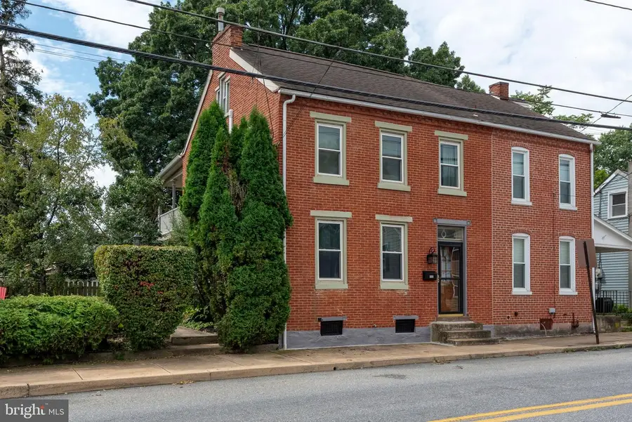 112 W Donegal St, Mount Joy, PA 17552 - #2