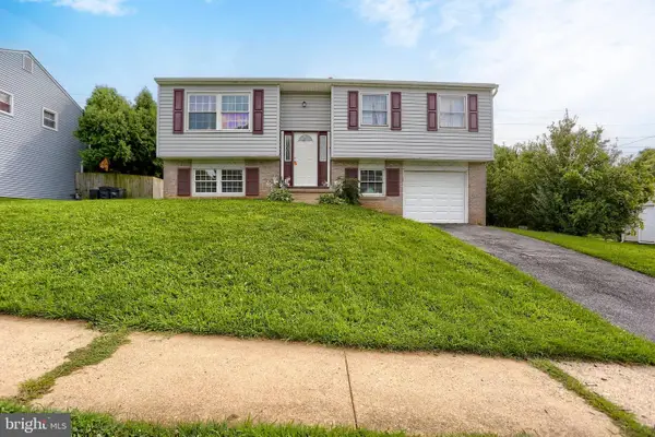 1526 Princess Anne Dr, LANCASTER, PA 17601