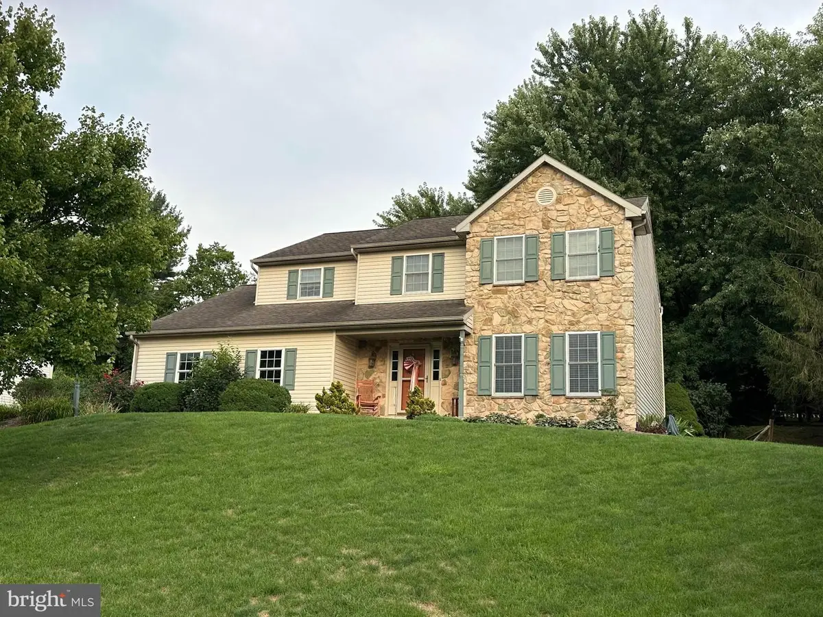 247 Hillcrest Ln, Elizabethtown, PA 17022 - #1