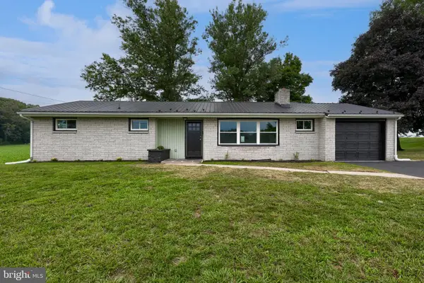 339 School Rd, DENVER, PA 17517