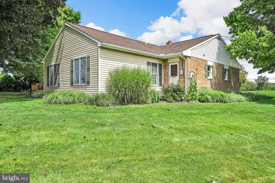 920 Rife Run Rd, Manheim, PA 17545 - #2