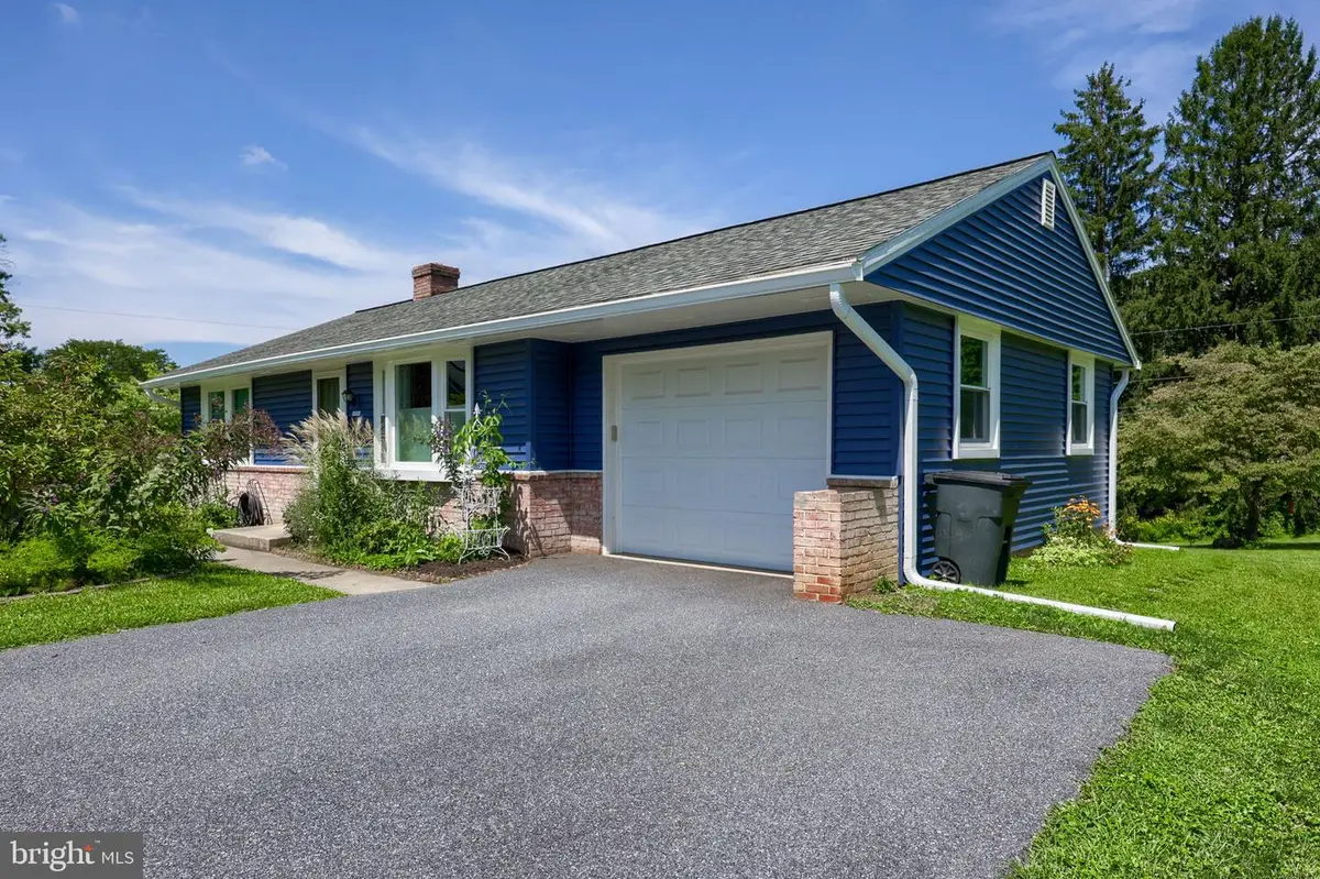901 Sherry Ln, Lancaster, PA 17601 - #1