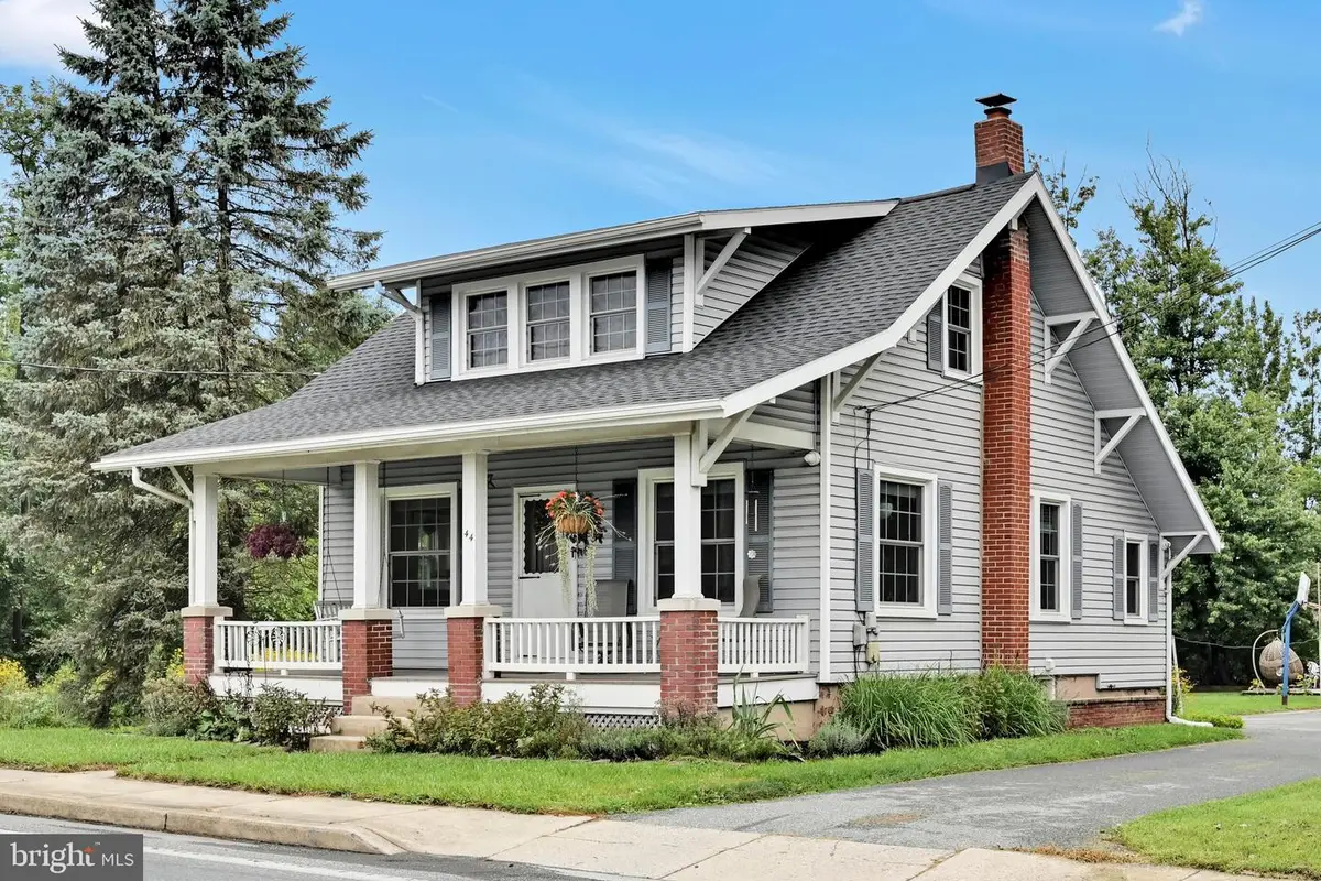 44 W Main St, Reinholds, PA 17569 - #1