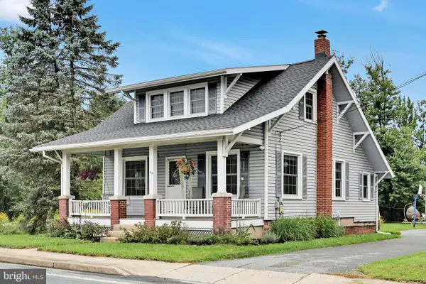 44 W Main St, REINHOLDS, PA 17569