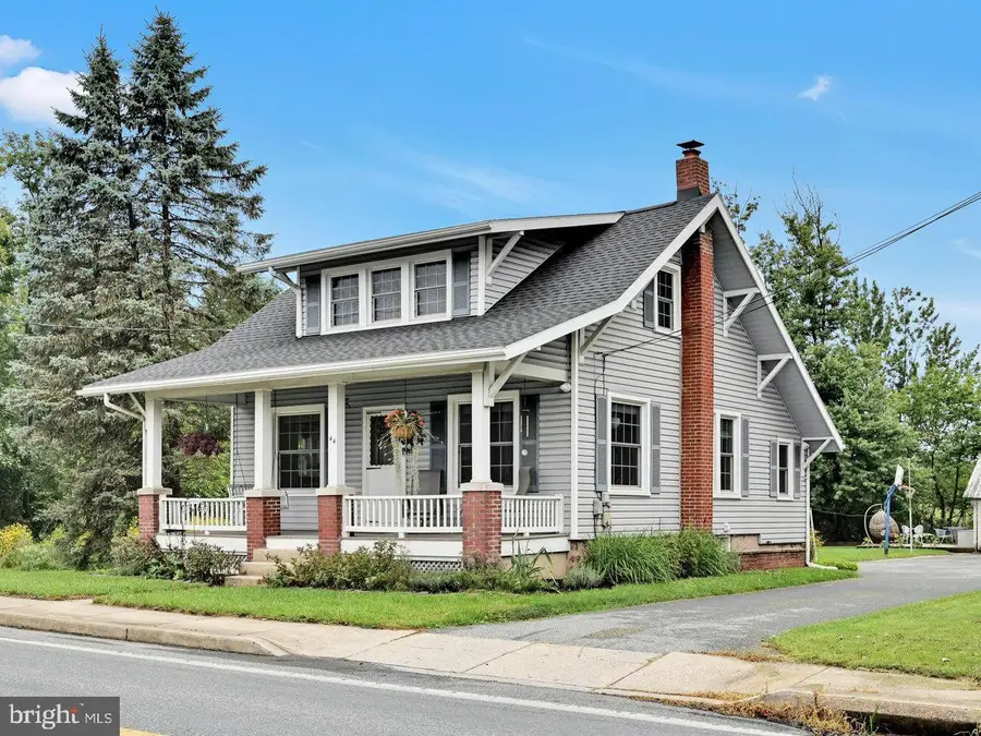 44 W Main St, Reinholds, PA 17569 - #2