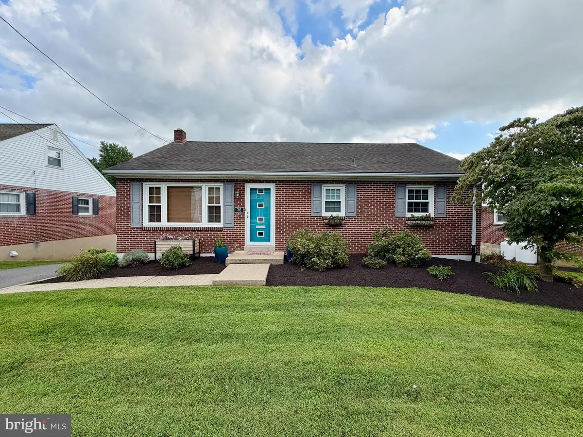 36 W Charlotte St, Millersville, PA 17551 - #1