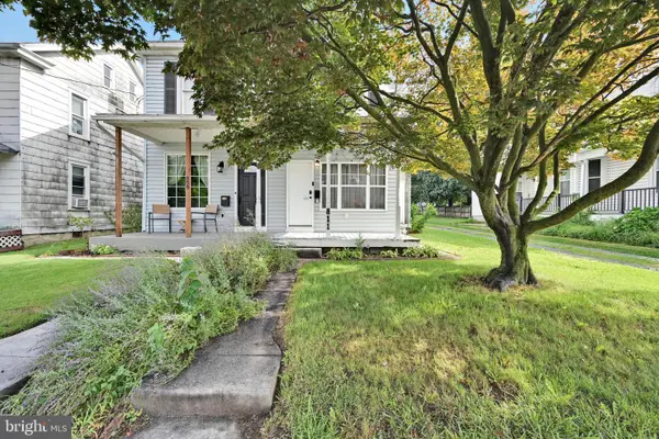 811 S Market St, ELIZABETHTOWN, PA 17022