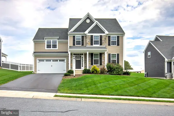 528 Spring Hollow Dr, NEW HOLLAND, PA 17557