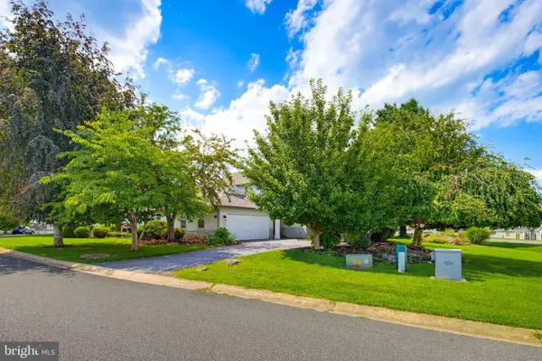 3 Laurelgate Pl, MILLERSVILLE, PA 17551