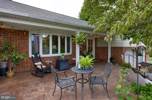 698 W Church Rd, EPHRATA, PA 17522