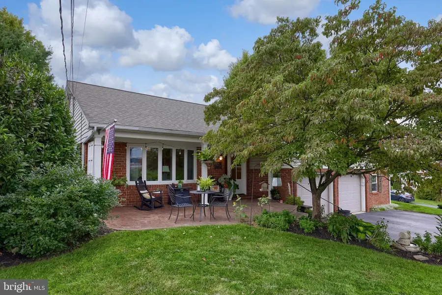 698 W Church Rd, Ephrata, PA 17522 - #2