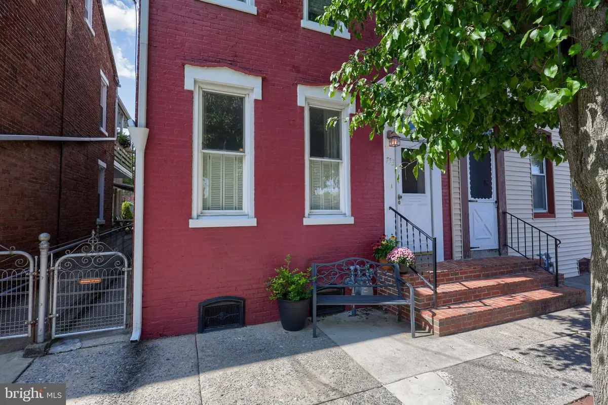 753 Locust St, Columbia, PA 17512 - #1