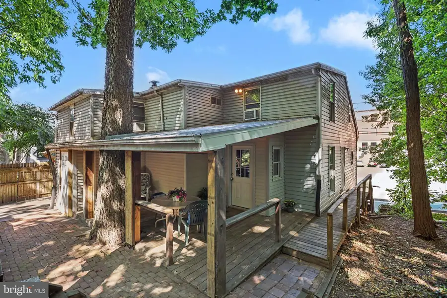 318 Linden St, Columbia, PA 17512 - #3