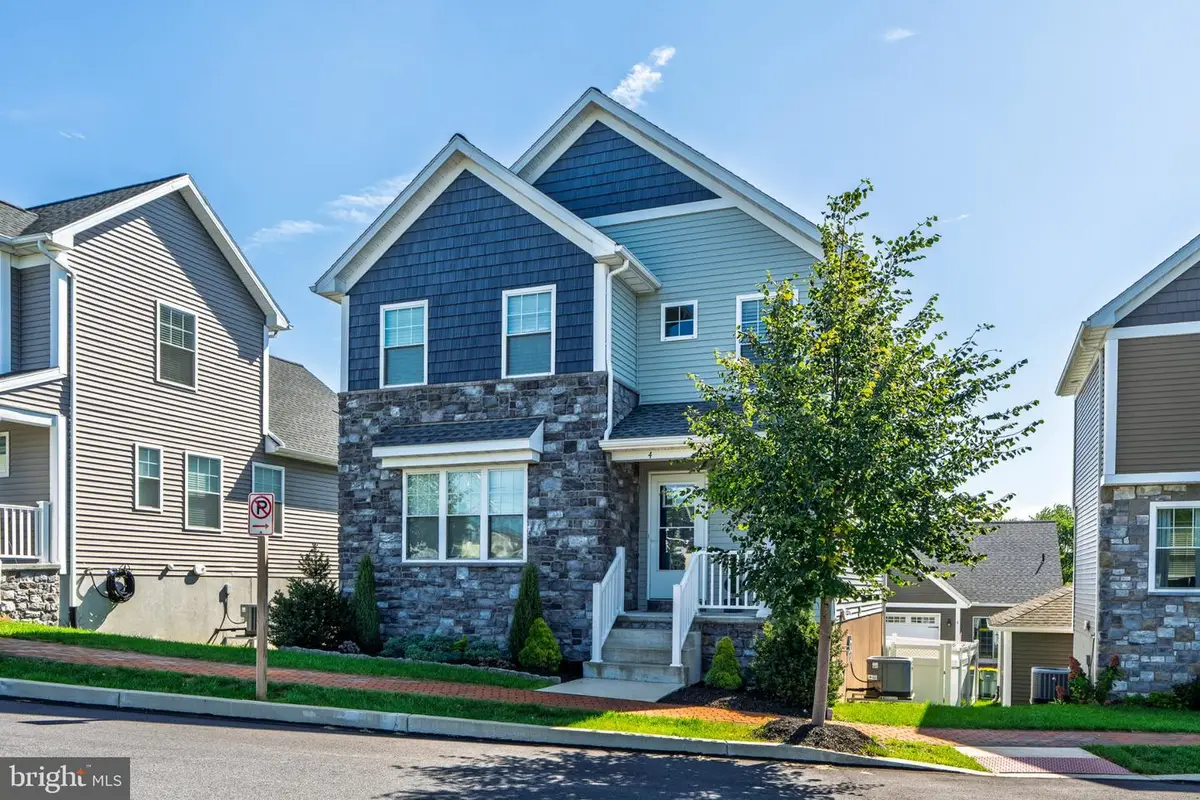 4 Pacific Blvd, Ephrata, PA 17522 - #1