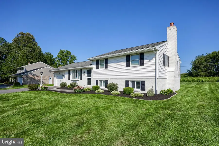 1239 Donegal Springs, Mount Joy, PA 17552 - #2