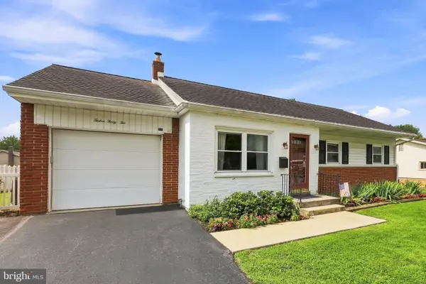 1242 Marie Ave, EPHRATA, PA 17522