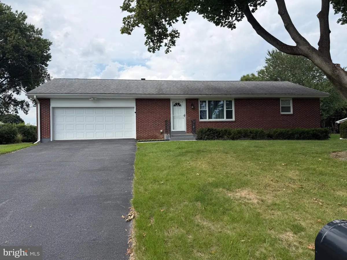2633 Sutton Pl S, Lancaster, PA 17601 - #1