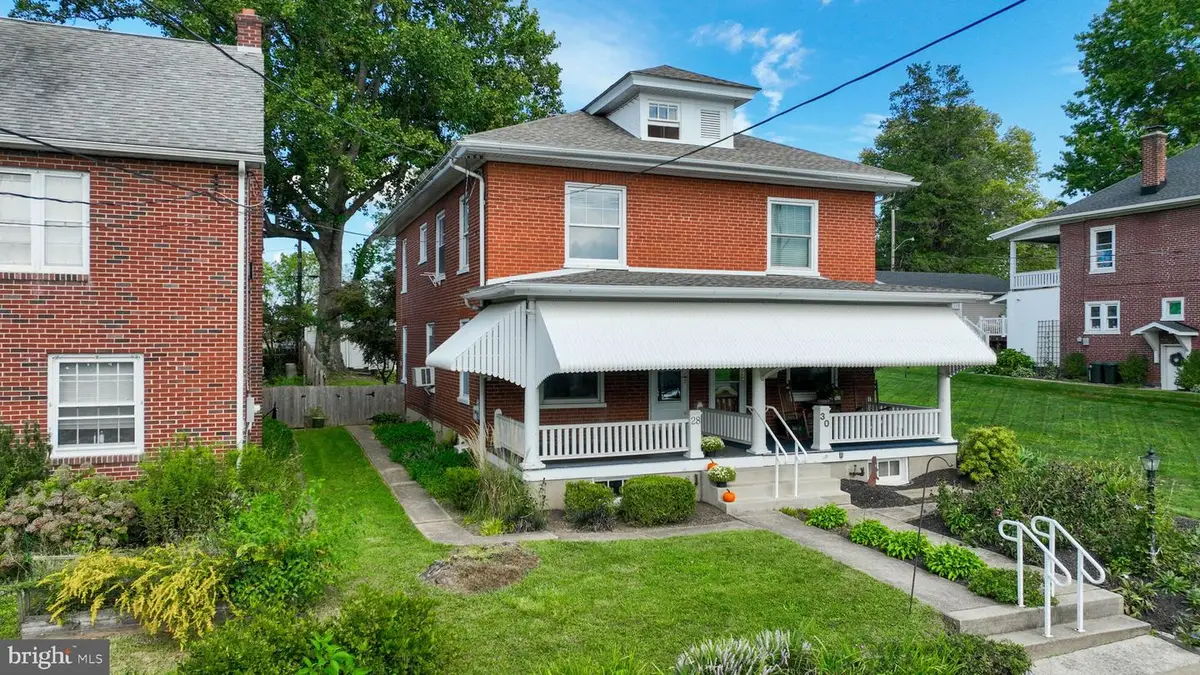 28 E Pine St, Ephrata, PA 17522 - #1