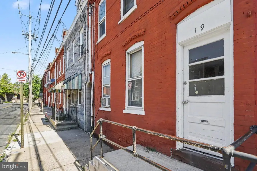 19 New Dorwart St, Lancaster, PA 17603 - #3