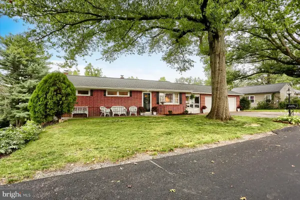 38 Parkview Dr, ELIZABETHTOWN, PA 17022