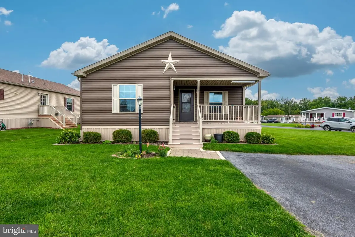 35 Emily Ln, New Holland, PA 17557 - #1