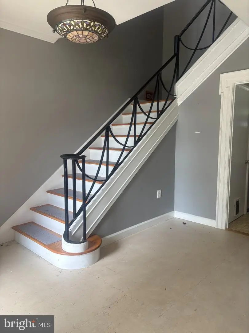 19 W King St, Ephrata, PA 17522 - #3