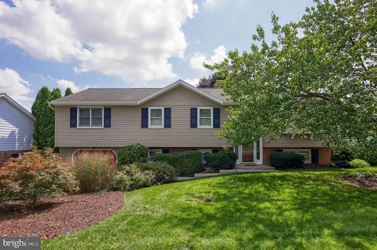 434 Surrey Dr, Lancaster, PA 17601 - #1