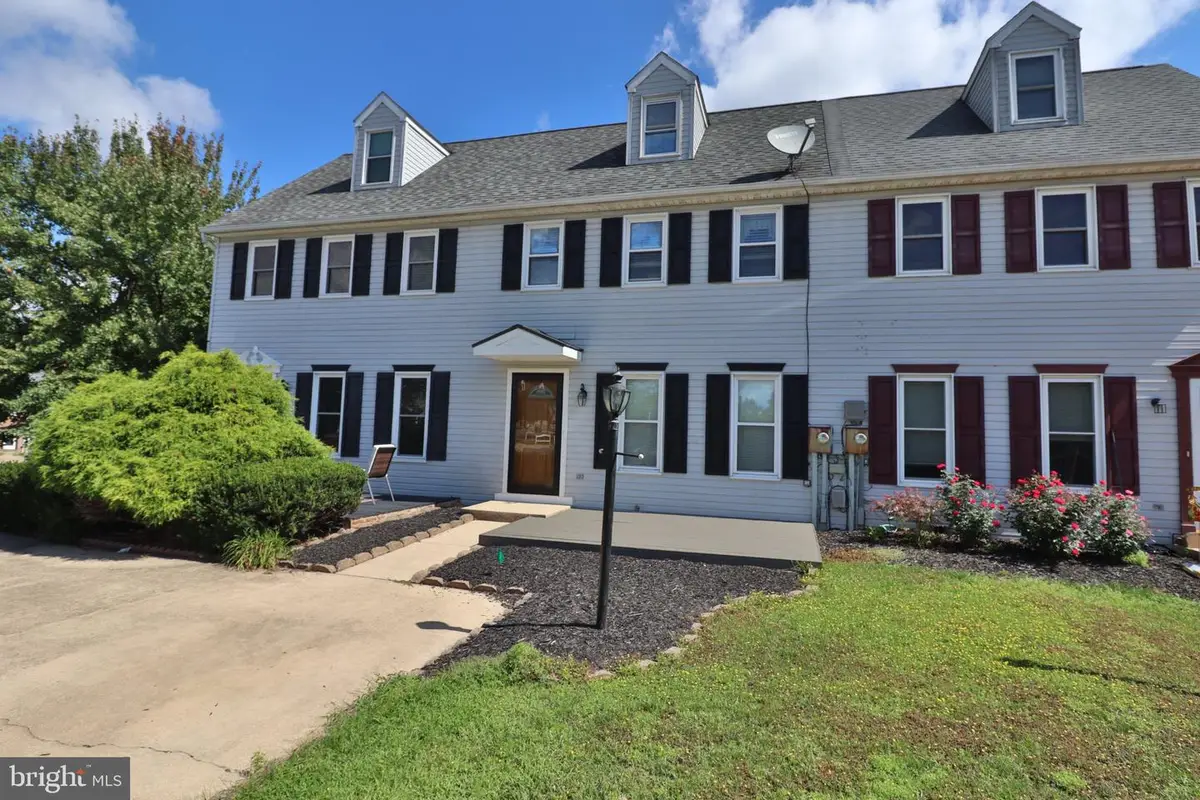 102 Garrett Cir, Ephrata, PA 17522 - #1