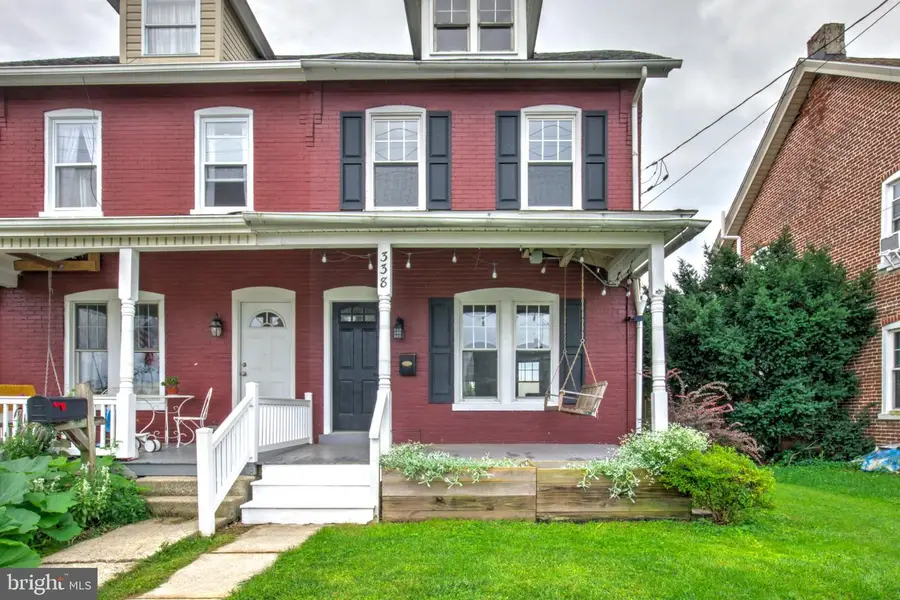 338 E Jackson St, New Holland, PA 17557 - #2