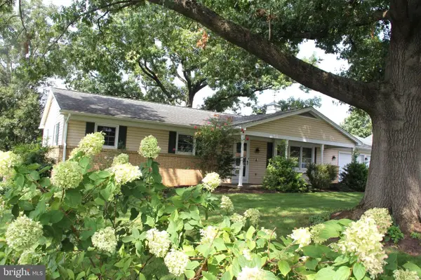 2071 Thoroughbred Ln, LANCASTER, PA 17601