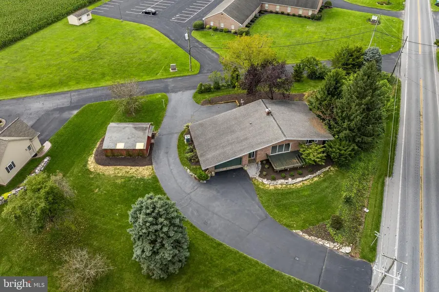 301 E Lancaster Ave, Denver, PA 17517 - #2